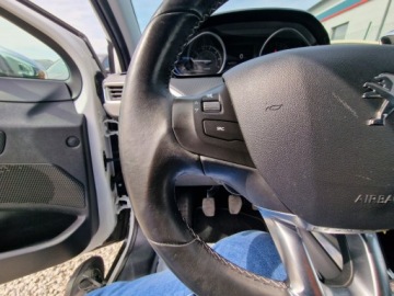 Peugeot 2008 I 2014 Peugeot 2008 1.2 110PS Navi Panorama Bialy Alu Piekny Gwarancja 1.2, zdjęcie 13