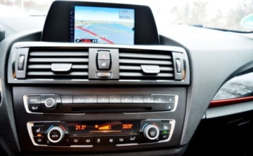 BMW Seria 1 F20-F21 Hatchback 5d 116i 136KM 2012 BMW Seria 1 Automat Sport Navi Bezwypadkowe 1.6 Benzyna 136KM, zdjęcie 6