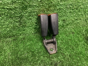 Zapiecie zapinka öv, szíj mitte heck VW Scirocco Audi TT 8J 8J8857739H 9B9