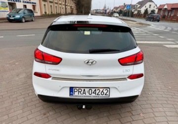 Hyundai i30 II Wagon Facelifting 1.6 CRDi 110KM 2017 Hyundai i30 1.6Crdi 110 PS NAVI Kamera Extra stan 1.6 Diesel 110KM, zdjęcie 4