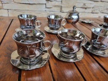 Стеклянный кофейный сервиз, стеклянные чашки, сахарница.