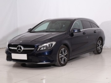 Mercedes CLA C117 Shooting Brake Facelifting 1.6 200 156KM 2017 Mercedes CLA 200, Automat, Skóra, Navi, Klima, zdjęcie 1