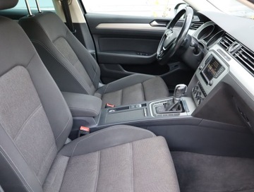 Volkswagen Passat B8 Limousine 2.0 TDI BlueMotion Technology 150KM 2015 VW Passat 2.0 TDI, Automat, Navi, Klima, zdjęcie 8