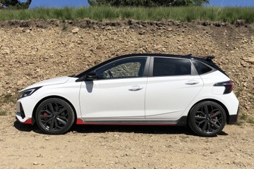 HYUNDAI I20 III SENZOR PARKOVÁNÍ ZADNÍ COUVÁNÍ
