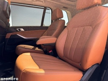 BMW X7 SUV Facelifting 3.0 40i 381KM 2022 BMW X7 xDrive40i, 3.0L 3.0 Benzyna 382KM, zdjęcie 17
