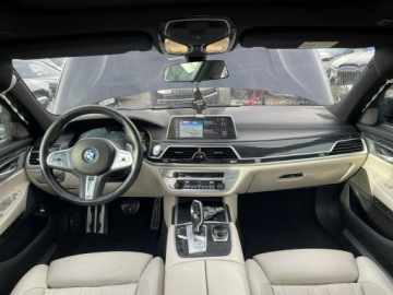 BMW Seria 7 G11-G12 Sedan L Facelifting 3.0 745e 394KM 2022 BMW 745 Long Mpakiet Xdrive Pamięć Pneumatyka, zdjęcie 13