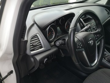 Opel Astra J Hatchback 5d 1.4 Turbo ECOTEC 120KM 2011 Opel Astra 14 16V 120 KM GTC Klima Parktronic, zdjęcie 11