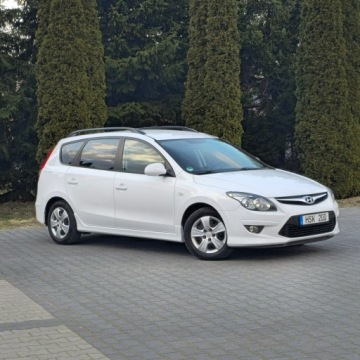 Hyundai i30 I CW Facelifting 1.4 DOHC 109KM 2011 Hyundai i30 1.4 Benzyna Blue Classic Manual 109KM, zdjęcie 14