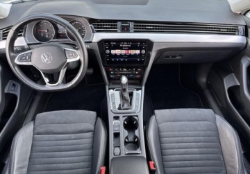 Volkswagen Passat B8 Variant Facelifting 2.0 TDI SCR 150KM 2023 Volkswagen Passat Variant SalonPL Elegance 2.0TDI 150KM Podg.Fotele NAVI T, zdjęcie 17