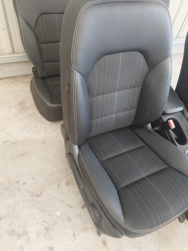 MERCEDES B TŘÍDA W246 SEDADLA SEDAČKY BOKY POL KŮŽE PĚKNÝ