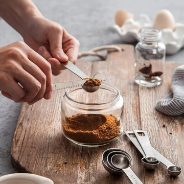 Мерные стаканчики Набор из 8 мерных ложек, стаканчиков и мерных стаканчиков.