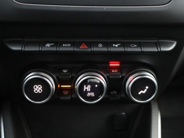 Dacia Duster II SUV 1.2 TCe 125KM 2018 Dacia Duster 1.2 TCe, Salon Polska, Serwis ASO, zdjęcie 16