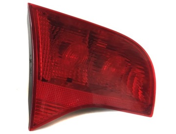 AUDI A4 B7 AVANT LAMPA LEWY TYŁ W KLAPĘ ŻARÓWKA