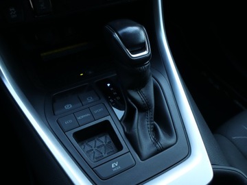 Toyota RAV4 V SUV 2.5 Hybrid Dynamic Force 218KM 2020 Toyota RAV 4 2.5 Hybrid, Salon Polska, zdjęcie 15