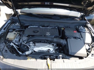 Mercedes GLB 2021 Mercedes-Benz GLB 250 2021 2.0 Benzyna 221KM, zdjęcie 8