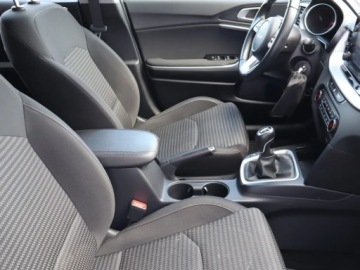 Kia Ceed III Kombi Facelifting 1.5 T-GDI 160KM 2022 Kia Ceed 1.5 T-GDI, Salon Polska, Serwis ASO, zdjęcie 8