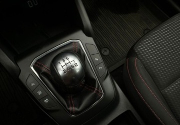 Ford Focus IV Hatchback 1.0 EcoBoost 125KM 2021 Ford Focus 1.0 ecoboost 125 KM 6MT ST-Line pakiet Parking, Winter Benzyna, zdjęcie 20