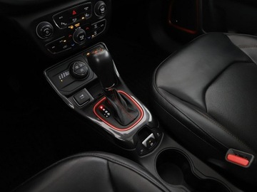 Jeep Compass II SUV Plug-In 1.3 T4 240KM 2020 Jeep Compass Trailhawk PHEV 4xe skóra panorama, zdjęcie 30