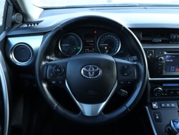 Toyota Auris II Hatchback 5d 1.8 HSD 136KM 2014 Toyota Auris Hybrid, Salon Polska, GAZ, Automat, zdjęcie 16