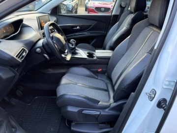 Peugeot 5008 II Crossover 1.2 PureTech 130KM 2017 Peugeot 5008 7-osobowy Półskóry Panorama dach, zdjęcie 11