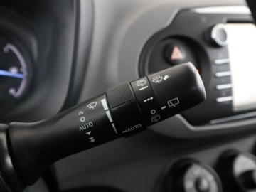 Toyota Yaris III Hatchback 5d Facelifting 2017 1.5 Dual VVT-iE 111KM 2019 Toyota Yaris kamera klima, zdjęcie 27