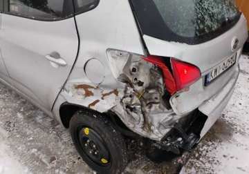 Kia Venga Mikrovan 1.4 DOHC CVVT 90KM 2011 Kia Venga 2011r, 1.4 Benzyna. Lekko uszkodzony lewy tyl. Jezdzi 1.4 90KM, zdjęcie 22