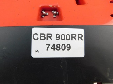 HONDA CBR 900RR ЗАДНИЕ КОЛЕСНЫЕ АРКИ