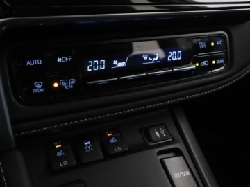 Toyota Auris II Touring Sports Facelifting 1.8 Hybrid 136KM 2016 Toyota Auris HEV full LED półskóra kamera i, zdjęcie 25