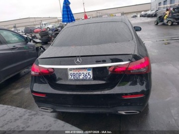 Mercedes Klasa E W213 2022 Mercedes-Benz Klasa E 350 2022 2.0l 2.0 Benzyna 255KM, zdjęcie 5