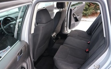 Volkswagen Passat B6 Variant 1.9 TDI PDE 105KM 2008 Volkswagen Passat Variant 1.9 TDI , CLimatronic, Czujnik Centralny Zamek,, zdjęcie 7