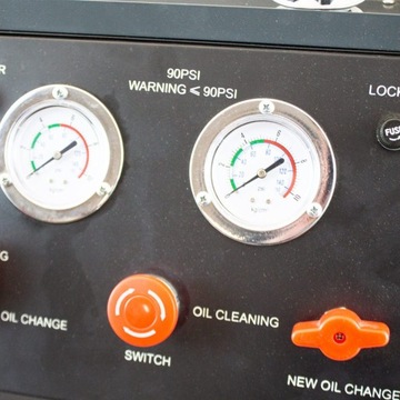 УСТРОЙСТВО ДЛЯ ЗАМЕНЫ МАСЛА В АВТОМАТИЧЕСКОЙ КОРОБКЕ ПЕРЕДАЧ