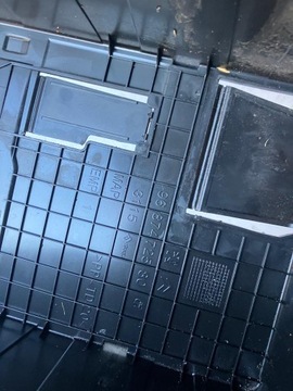 КРЫШКА КОРПУСА АКБ PEUGEOT 3008 9687472580