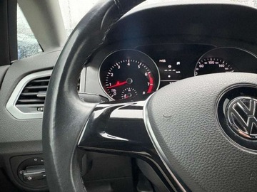 Volkswagen Golf Sportsvan Sportsvan 1.2 TSI BlueMotion Technology 110KM 2015 Volkswagen Golf Sportsvan 1.2 TSI 110KM Trendline Czujniki Klimatyzacja, zdjęcie 11