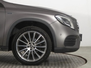 Mercedes GLA I Off-Roader Facelifting 1.6 200 156KM 2019 Mercedes GLA GLA 200, Salon Polska, Automat, zdjęcie 14