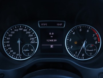 Mercedes Klasa A W176 Hatchback 5d Facelifting 180 122KM 2015 Mercedes A A 180, Serwis ASO, Klima, Klimatronic, zdjęcie 10