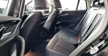 BMW X4 G02 SUV Facelifting 2.0 20d 190KM 2023 BMW X4 Salon bazwypadkowy Systemy asystujace 2.0 Diesel 190KM, zdjęcie 25