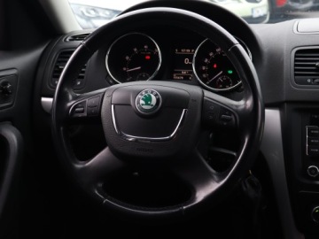 Skoda Yeti Minivan 1.2 TSI 105KM 2012 Skoda Yeti 1.2 TSI, 1. Właściciel, DSG, Navi, zdjęcie 17