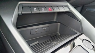 Audi A3 8Y Sportback 2.0 40 TFSI 190KM 2023 Audi A3 Sportback 2.0TFSI 190KM 4x4 S-Line S-Troni, zdjęcie 32