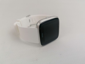 Умные часы Fitbit Versa Lite Edition, серебряные часы