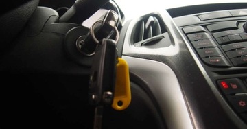 Opel Astra J Sports Tourer 1.6 Turbo ECOTEC 180KM 2011 Opel Astra 1,6TurboBenzyna NAVI Ksenon Alu 17 Niski Udokumentowany Przebieg, zdjęcie 28