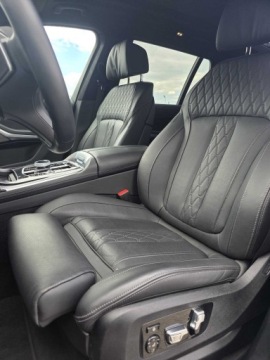 BMW X7 SUV Facelifting 3.0 40i 381KM 2025 BMW X7 BMW X7 40i 2025, Wyposażenie TOP, Bezwypade, zdjęcie 11