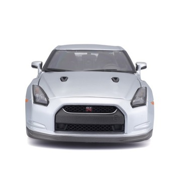 Модель Nissan GT-R R35 1:18 Bburago 18-12079