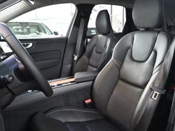 Volvo XC60 II 2025 VOLVO XC60 B5 B AWD Ultra Dark Suv 2.0 (250KM) 2025, zdjęcie 7