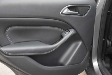 Mercedes Klasa B W246 Sports Tourer Facelifting 1.6 180 122KM 2016 Mercedes-Benz Klasa B MERCEDES B180 122KM ALU17 Automat LED WEBASTO Navi G, zdjęcie 31