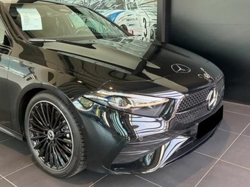 Mercedes Klasa A W177/V177 Hatchback Facelifting 1.3 200 163KM 2025 MERCEDES-BENZ A Klasa 200 AMG Line 1.3 (163KM) 2025, zdjęcie 16