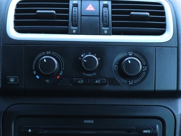 Skoda Fabia II Hatchback 1.2 i HTP 60KM 2009 Skoda Fabia 1.2, Klima, El. szyby, zdjęcie 11