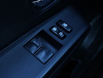 Toyota Yaris III Hatchback 5d 1.33 Dual VVT-i 99KM 2013 Toyota Yaris 1.33 Dual VVT-i, Klima, Parktronic, zdjęcie 16