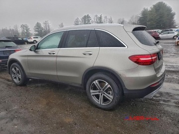 Mercedes GLC C253 2019 Mercedes-Benz GLC 2019 r., 2,0L 300 4 MATIC 2.0 Benzyna 241KM, zdjęcie 3