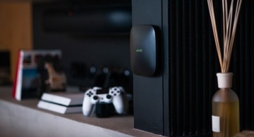 БЕСПРОВОДНАЯ ПАНЕЛЬ УПРАВЛЕНИЯ СИГНАЛИЗАЦИЯМИ AJAX HUB PLUS, ЧЕРНАЯ