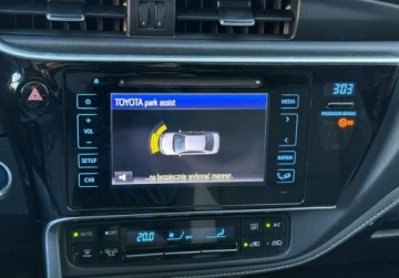 Toyota Auris II Touring Sports Facelifting 1.8 Hybrid 136KM 2018 Toyota Auris salon Polska, Gwarancja 1.8 Hybryda 136KM, zdjęcie 4